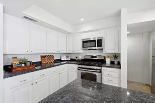 8608 Villa La Jolla Dr, La Jolla, CA 92037 - Photo 18