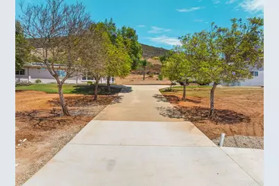2051 Rainbow Glen Road, Fallbrook, CA 92028 - Photo 4