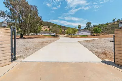 2051 Rainbow Glen Road, Fallbrook, CA 92028 - Photo 60