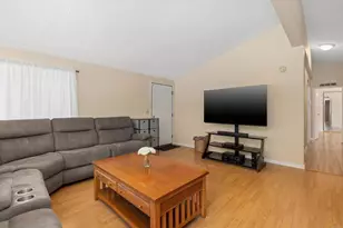 369 Alpine Ln, Oceanside, CA 92054 - Photo 10