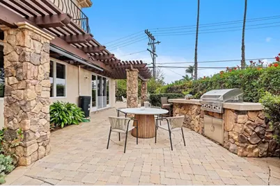 602 Hymettus Avenue, Encinitas, CA 92024 - Photo 2