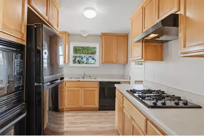 641 N Main Avenue, Fallbrook, CA 92028 - Photo 10