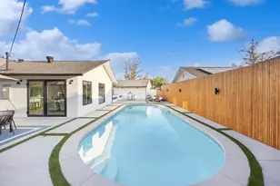 3221 Kempton Dr, Los Alamitos, CA 90720 - Photo 50