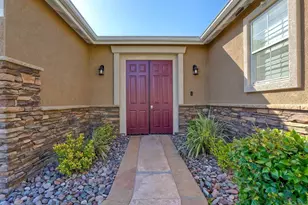 39620 Clos Du Val, Murrieta, CA 92563 - Photo 4