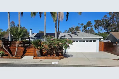 207 Hickoryhill Drive, Encinitas, CA 92024 - Photo 2