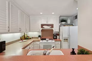 7126 Marina Pacifica Dr, Long Beach, CA 90803 - Photo 16