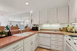 7126 Marina Pacifica Dr, Long Beach, CA 90803 - Photo 14