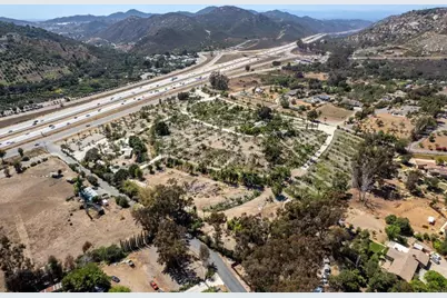 26437 N Centre City Parkway, Escondido, CA 92026 - Photo 2