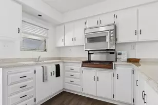 401 San Mateo Cir, Hemet, CA 92543 - Photo 14