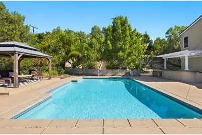 399 Amparo Dr, Escondido, CA 92025 - Photo 16