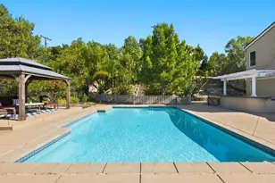 399 Amparo Dr, Escondido, CA 92025 - Photo 16