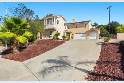 399 Amparo Dr, Escondido, CA 92025 - Photo 2