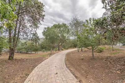 4327 Hollyhill Road, Vista, CA 92084 - Photo 8