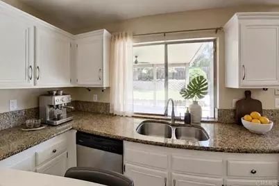 24436 Sagecrest Circle, Murrieta, CA 92562 - Photo 14