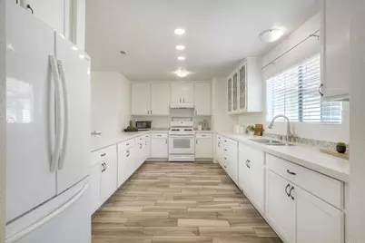 4545 Essex Court, Carlsbad, CA 92010 - Photo 14