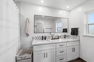 514 Avalon Dr, Vista, CA 92084 - Photo 10