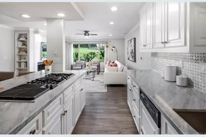 7525 Jerez Court #F, Carlsbad, CA 92009 - Photo 2