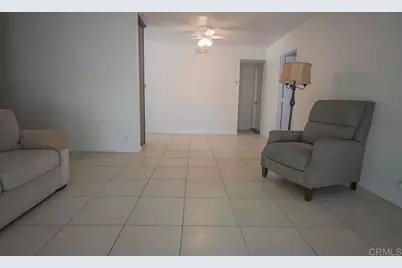 355 Calle Mariposa, Oceanside, CA 92057 - Photo 4