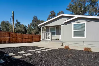 18374 Oleander Avenue, Lake Elsinore, CA 92532 - Photo 2