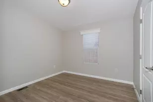 18374 Oleander Ave, Lake Elsinore, CA 92532 - Photo 18