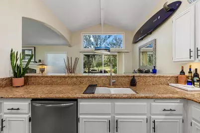 8909 Circle R View Lane, Escondido, CA 92026 - Photo 14