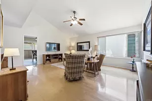 17489 Plaza Del Curtidor, San Diego, CA 92128 - Photo 2