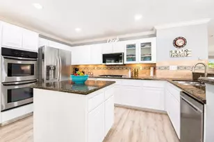 421 Lexington Cir, Oceanside, CA 92057 - Photo 12