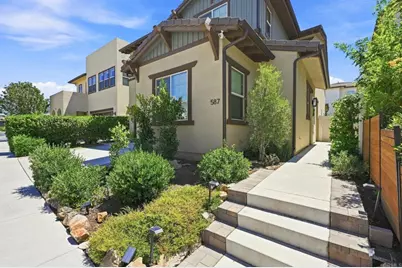 587 Gateway Lane, San Marcos, CA 92078 - Photo 2