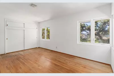 5825 Folsom Dr, La Jolla, CA 92037 - Photo 24