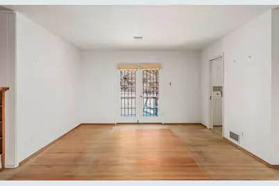 5825 Folsom Dr, La Jolla, CA 92037 - Photo 16