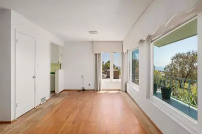 5825 Folsom Dr, La Jolla, CA 92037 - Photo 6
