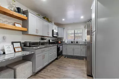 131 E Aeroplane Boulevard, Big Bear City, CA 92314 - Photo 12