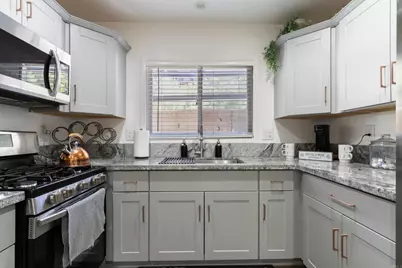131 E Aeroplane Boulevard, Big Bear City, CA 92314 - Photo 14