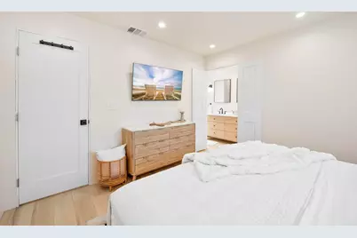 1319 Knowles Avenue, Carlsbad, CA 92008 - Photo 16