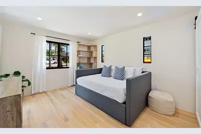 1319 Knowles Avenue, Carlsbad, CA 92008 - Photo 20