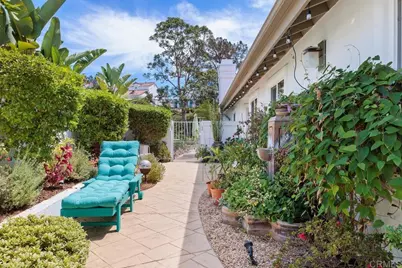 4878 Galicia Way, Oceanside, CA 92056 - Photo 4