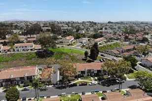 6854 Maple Leaf Dr, Carlsbad, CA 92011 - Photo 4