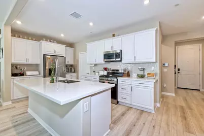 1715 Crabapple Way, Oceanside, CA 92056 - Photo 2