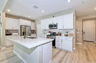 1715 Crabapple Wy, Oceanside, CA 92056 - Photo 2