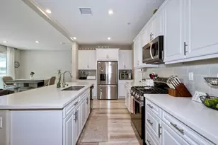 1715 Crabapple Wy, Oceanside, CA 92056 - Photo 4