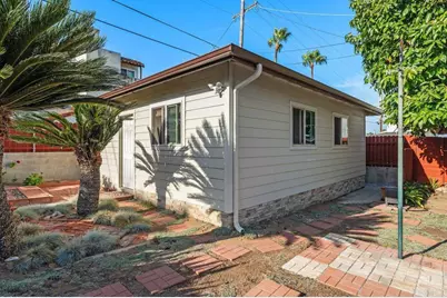 1960 Emerald Street, San Diego, CA 92109 - Photo 30