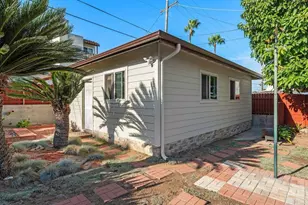 1960 Emerald St, San Diego, CA 92109 - Photo 30