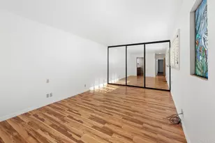 1960 Emerald St, San Diego, CA 92109 - Photo 16