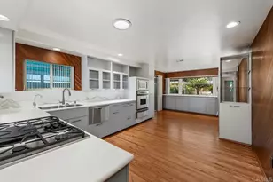 1960 Emerald St, San Diego, CA 92109 - Photo 10