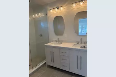 4881 Dixie Dr, San Diego, CA 92109 - Photo 16