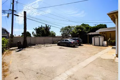 1304 W 93rd Street, Los Angeles, CA 90044 - Photo 16