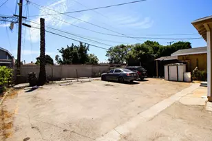 1304 W 93rd St, Los Angeles, CA 90044 - Photo 16