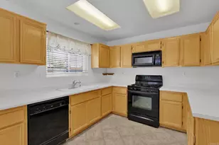 13523 Merry Oaks, Victorville, CA 92392 - Photo 18