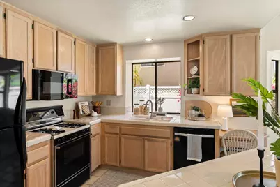 714 Poinsettia Park, Encinitas, CA 92024 - Photo 8