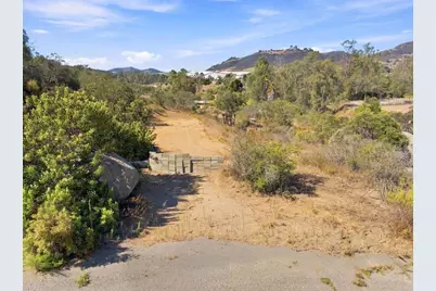 435 Camino Calafia, San Marcos, CA 92069 - Photo 2